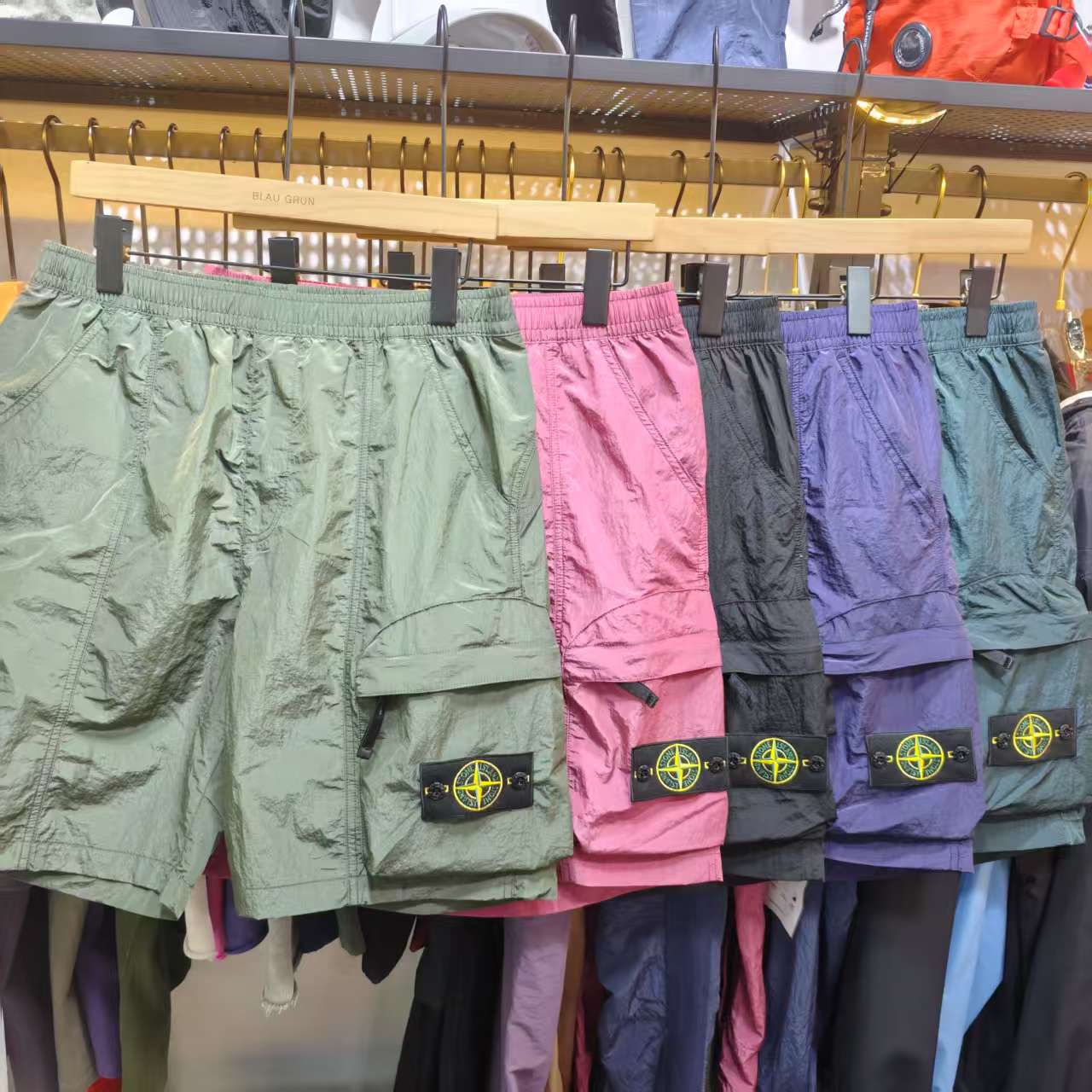 Short Stone Island
