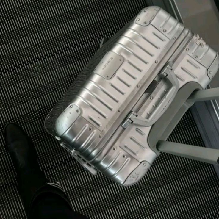 Small Rimowa Classique