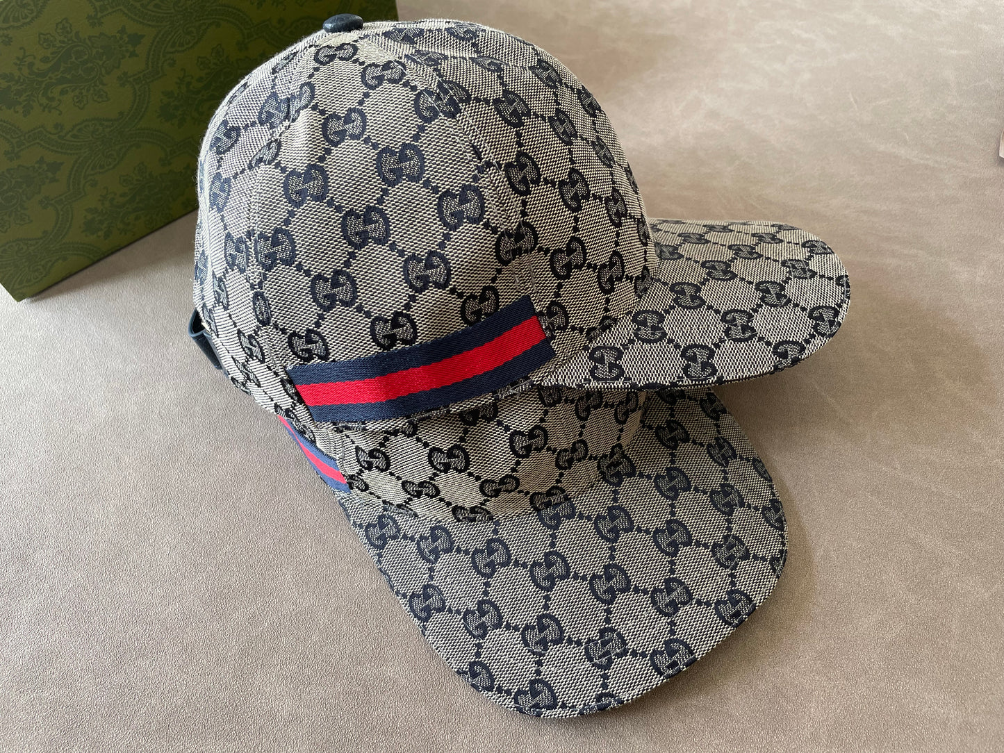 Gucci Canvas classique - 2 colors