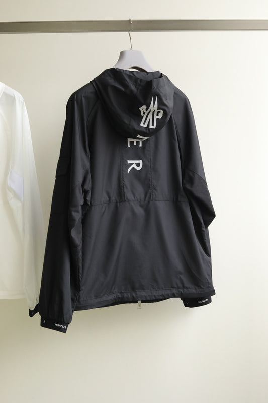 Veste Moncler - Noir & Blanche