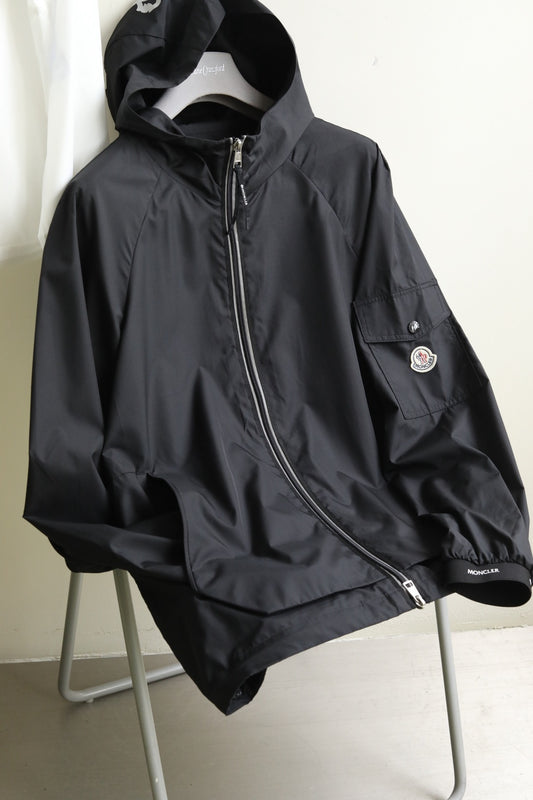 Veste Moncler - Noir & Blanche