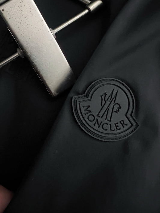 Coupe vent moncler noir classique